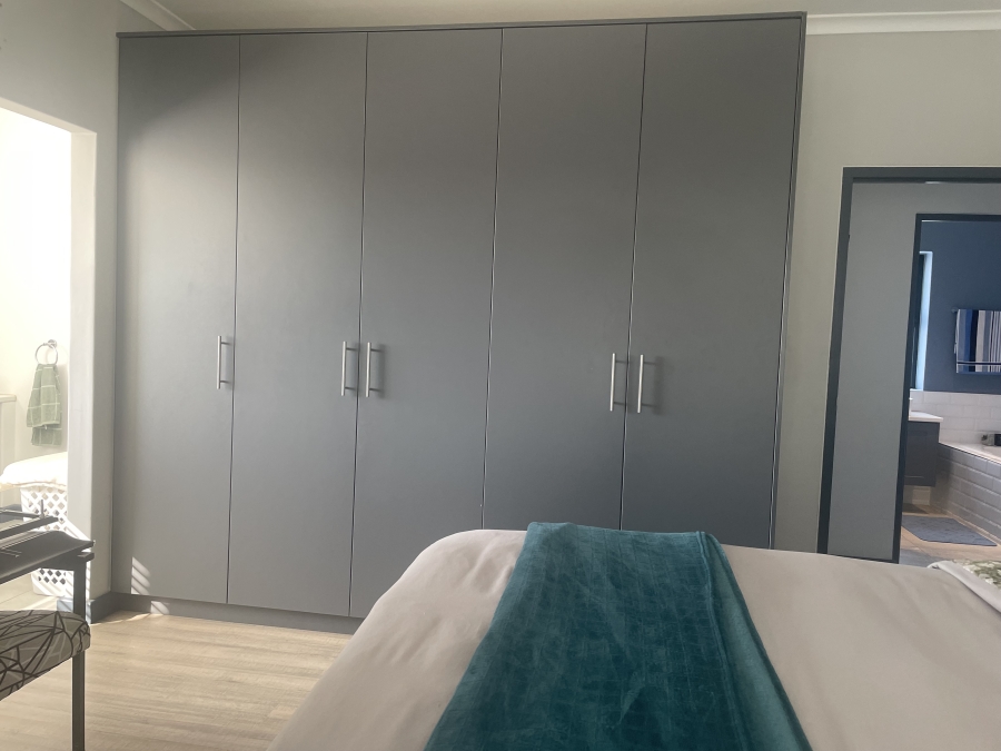 4 Bedroom Property for Sale in Country Club Western Cape